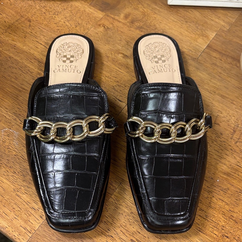 Vince Camuto Black Croc-Patterned Loafers with Gold Chain